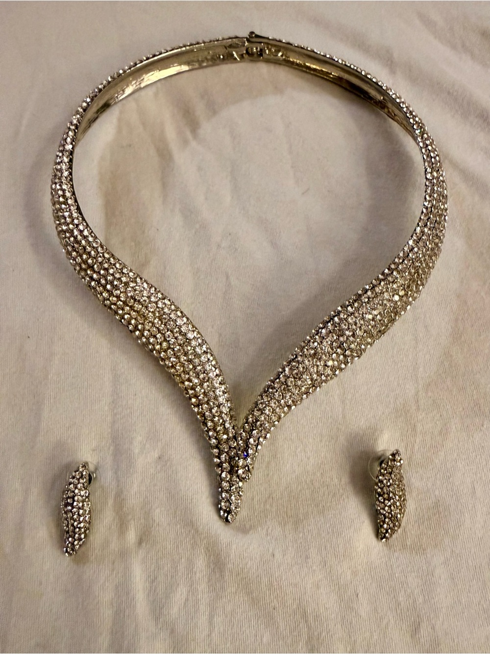 Crystal Pavé V-Front Necklace and Earring Set - Silver